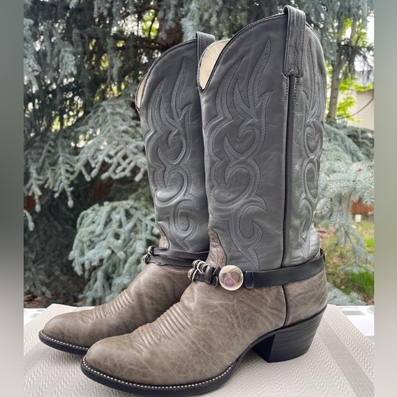 J. Chisholm Vintage Made in USA Taupe & Gray Leather Pointed Toe Cowboy Boots - Picture 5 of 14